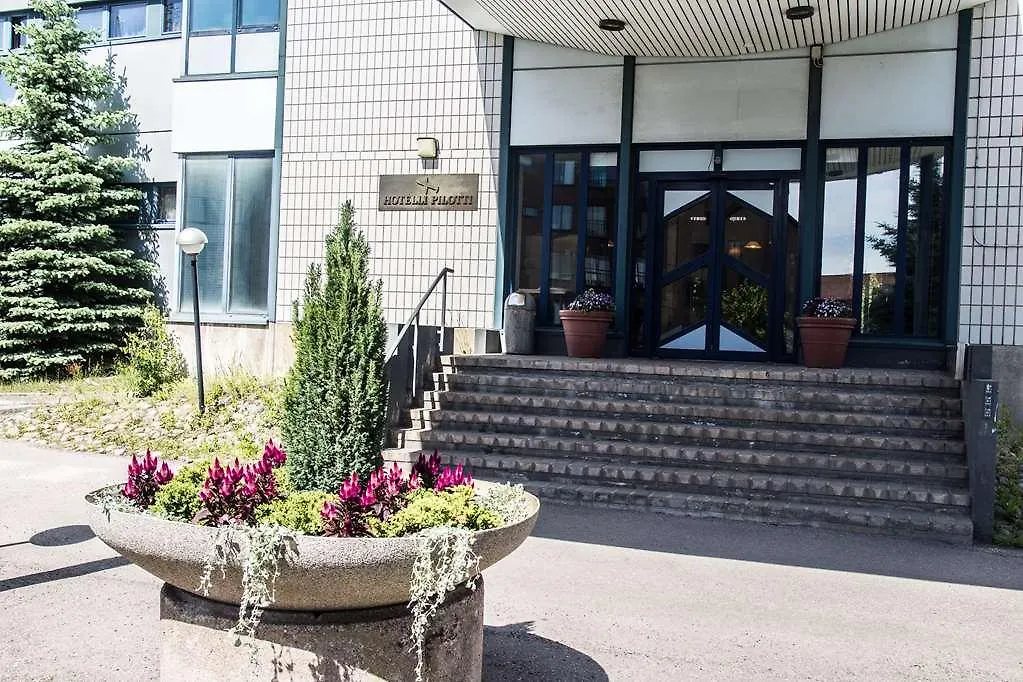 Pilot Airport Hotel Βάνταα 3*,