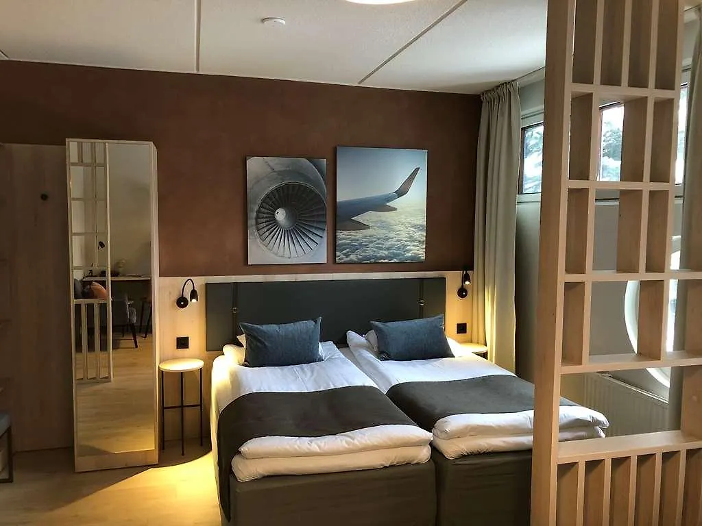 Pilot Airport Hotel Βάνταα 3*,