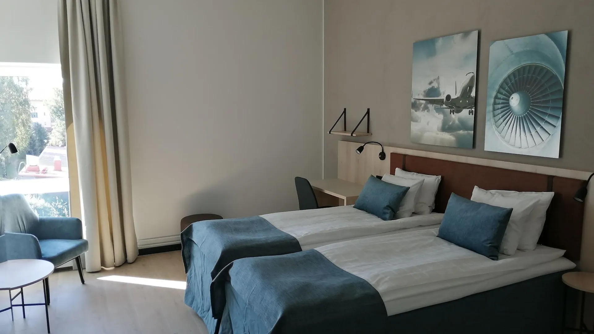 Pilot Airport Hotel Βάνταα