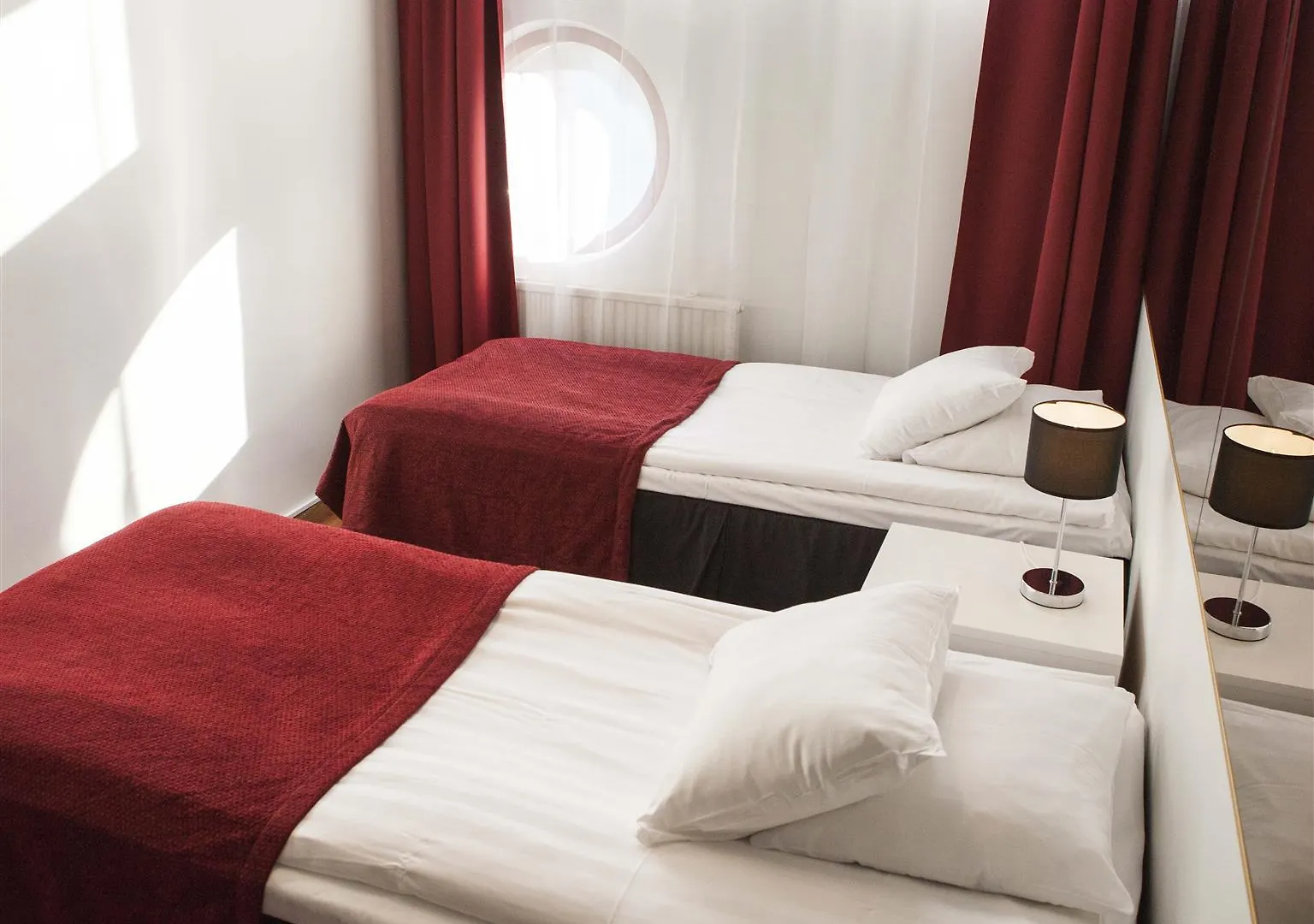 Pilot Airport Hotel Βάνταα