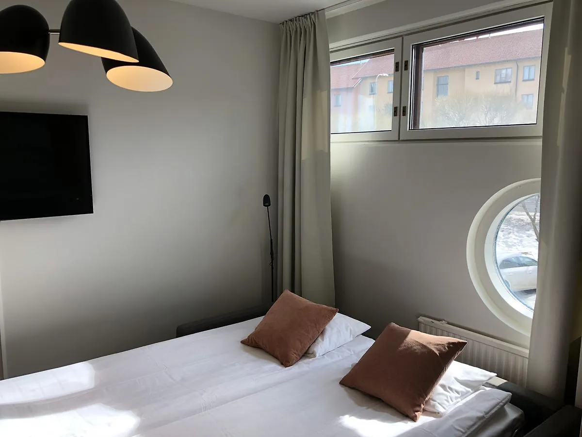 Pilot Airport Hotel Βάνταα 3*,